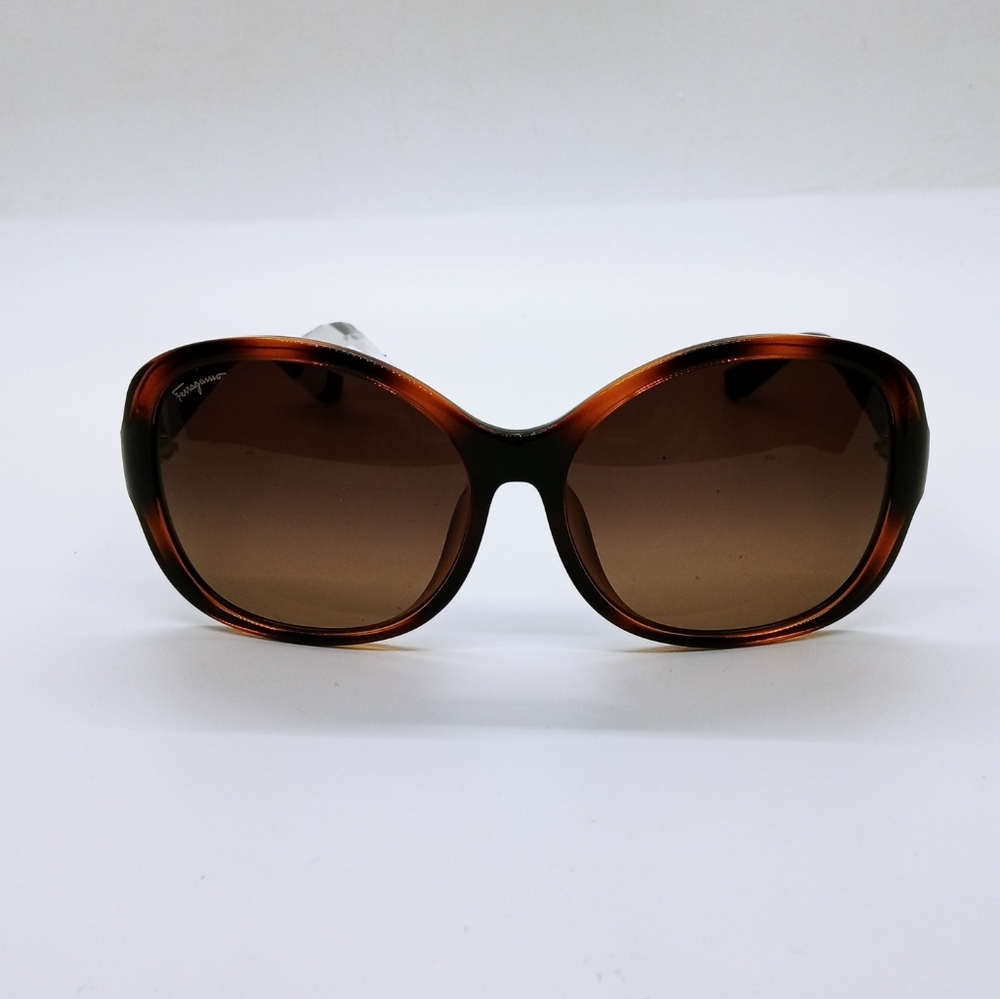 Tortoise Salvatore Ferrogamo sunglasses